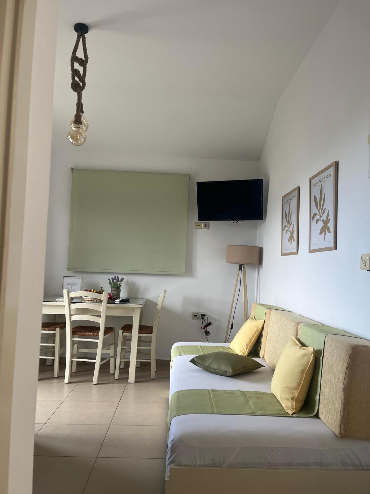 Myrthe Apartments Myrtos Екстериор снимка